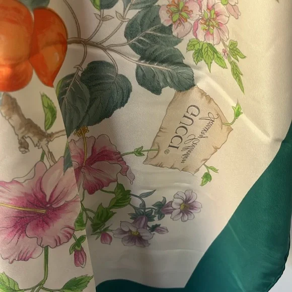 Gucci Blooms Silk Flora Garden Scarf - Picture 11 of 12